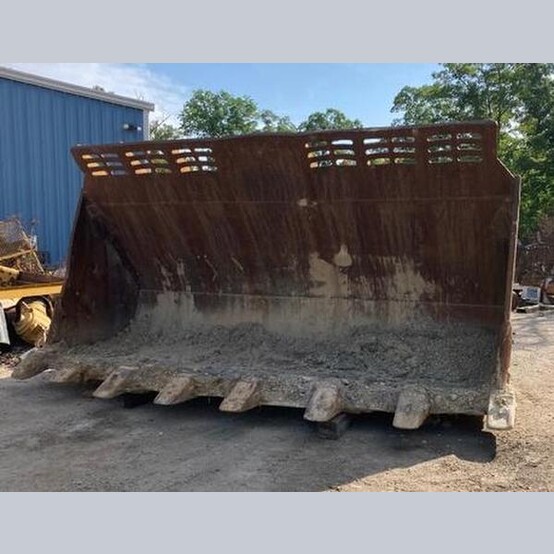 Caterpillar, Spade Nose Bucket, 12-13 yd heaped - Image 1