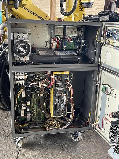Fanuc, R-2000iB/125L, 6-Axis Articulated Robot, 125 KG Payload, 3,005 mm Reach, R-30iB Controller, 2015 - Image 1