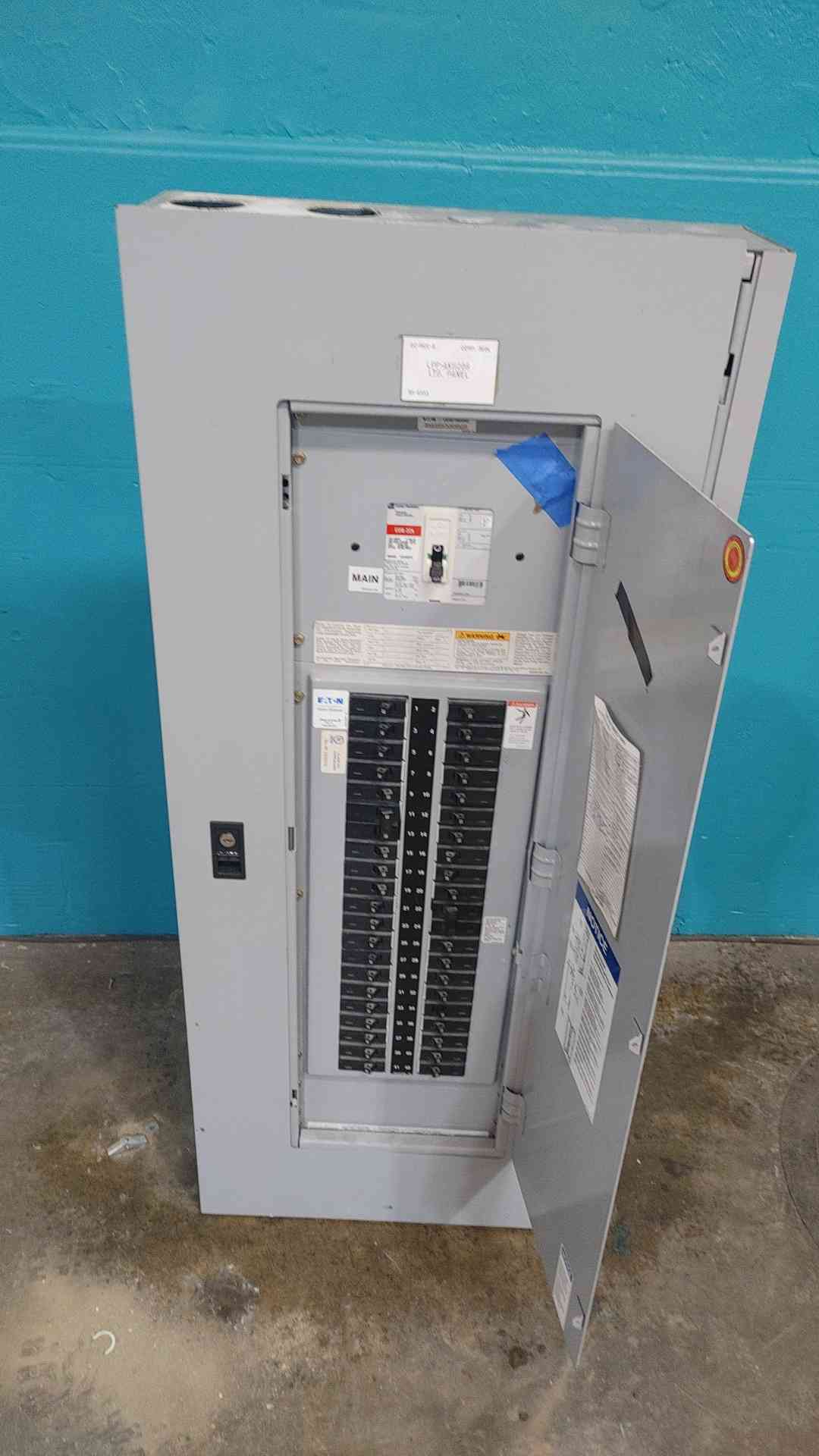 150 Amp. Eaton Cutler-Hammer, PRL1A, main, panelboard, 208Y/120 Volts, 3 Phase, 42 circuit, Pow-R-Line (2 - Image 6