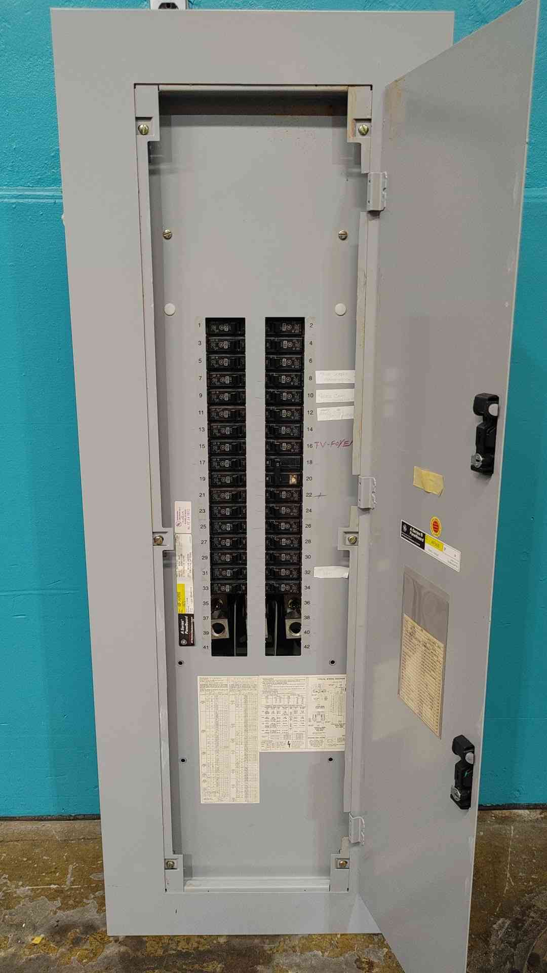 400 Amp. General Electric, AQF3424MBX, panelboard enclosure, 208Y/120 Volts, 3 phase, 34x THQB 20A 1-pole - Image 1