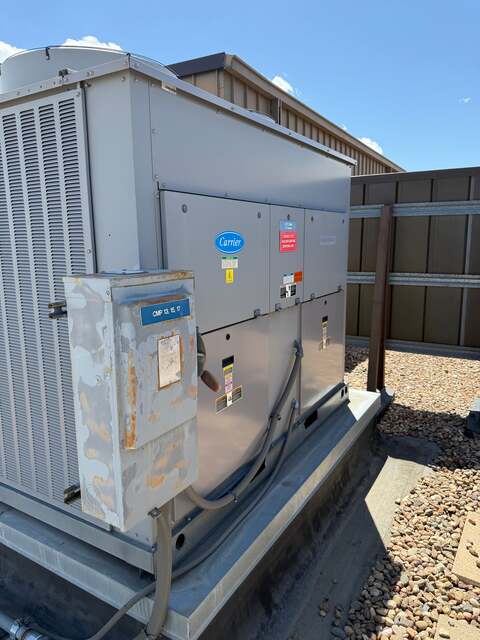 50 Ton, Carrier #30RAP050, AquaSnap air cooled scroll chiller, 460 V., 3 Ph., R410A Puron - Image 1