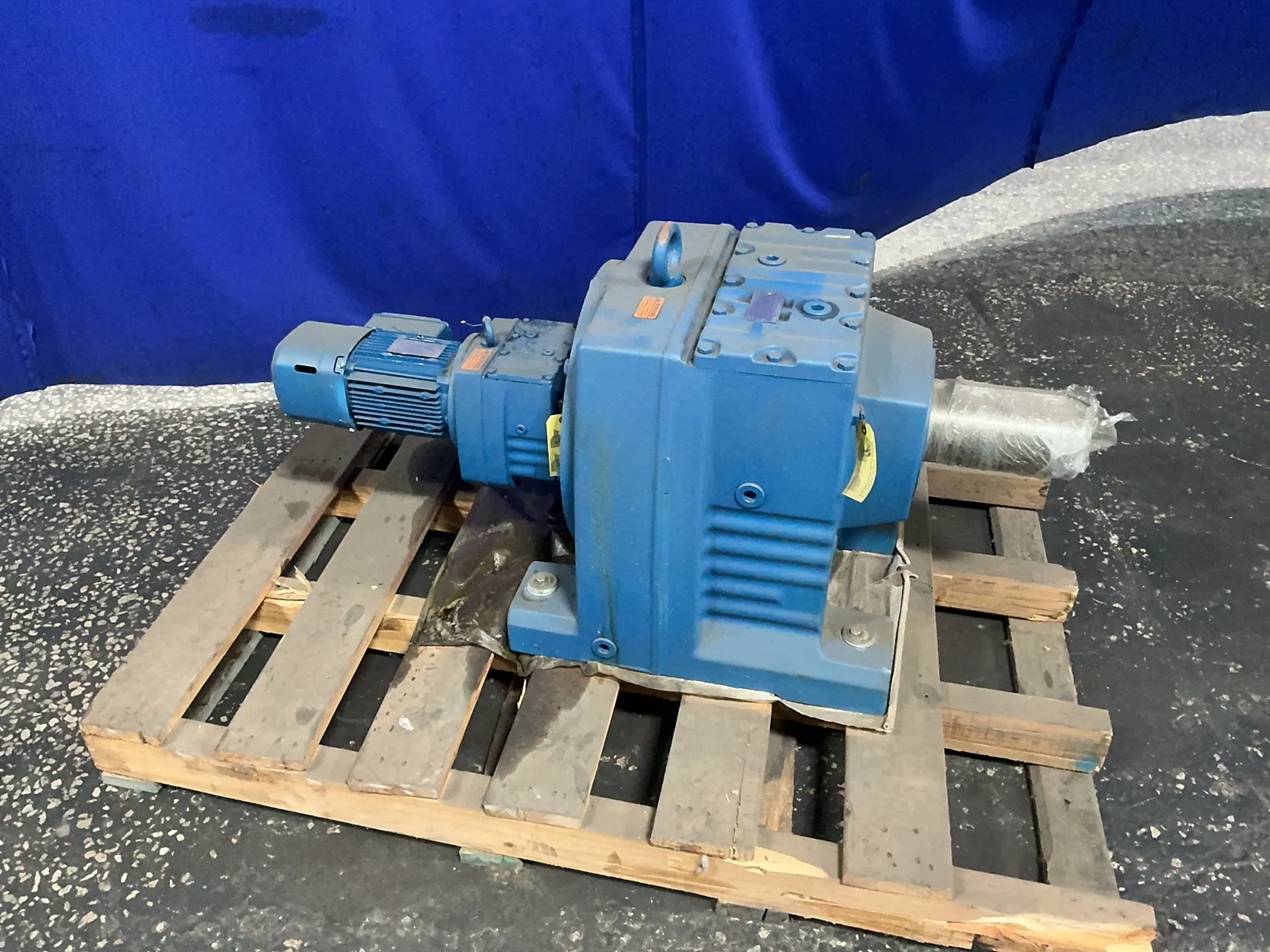 1 HP @ 1740 RPM, Sew #R147R77DRE80M4BE1HR, Gear Drive, 1.44 A - Image 3