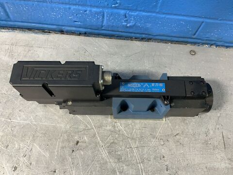 Eaton Vickers #KBFDG4V-5-33C70N-Z-M1-PC7-H7-11-EN56, Proportional Directional Valve, 315/210 Bar - Image 1