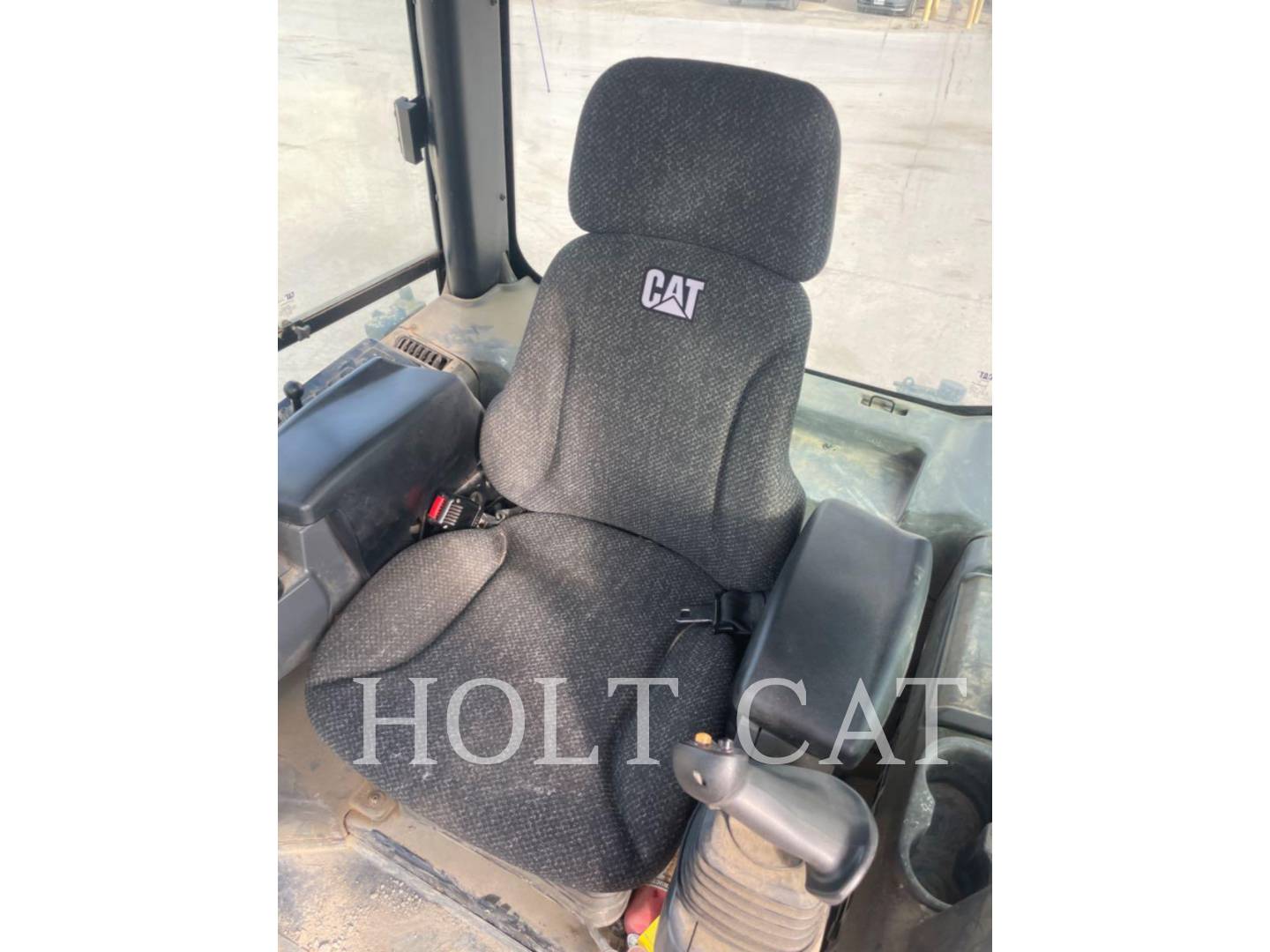 Caterpillar D4 CAB, 1950 hours, S/N: RKR00253, 2022 - Image 7