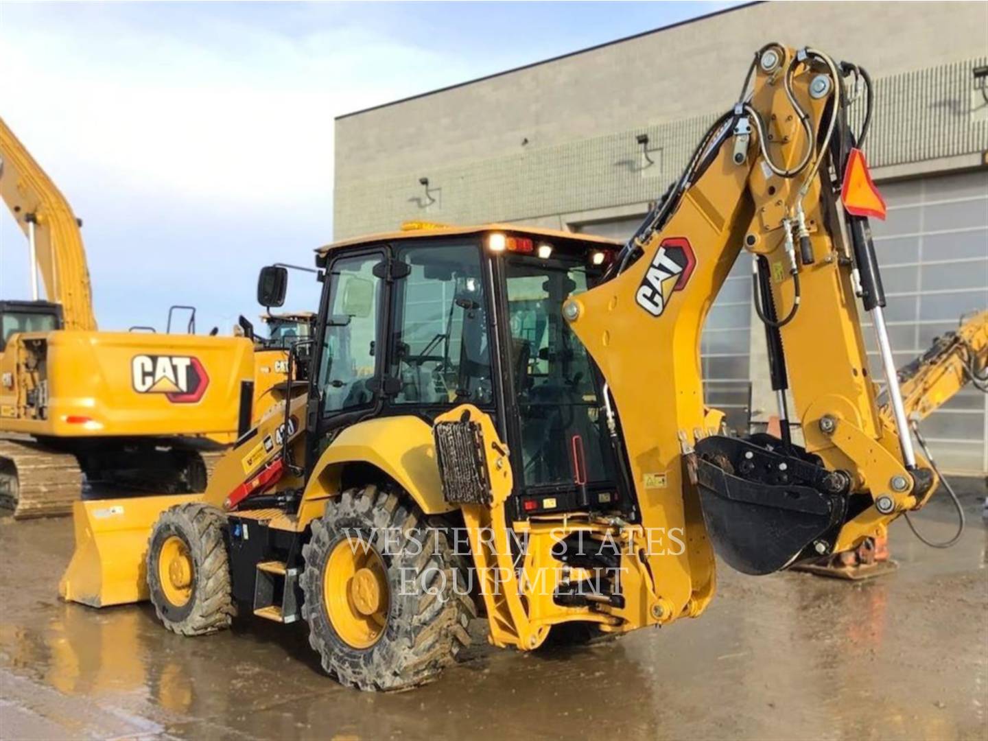 Cat 420, Backhoe Loader, 121 hours, S/N: H8T04748, 2024 - Image 3