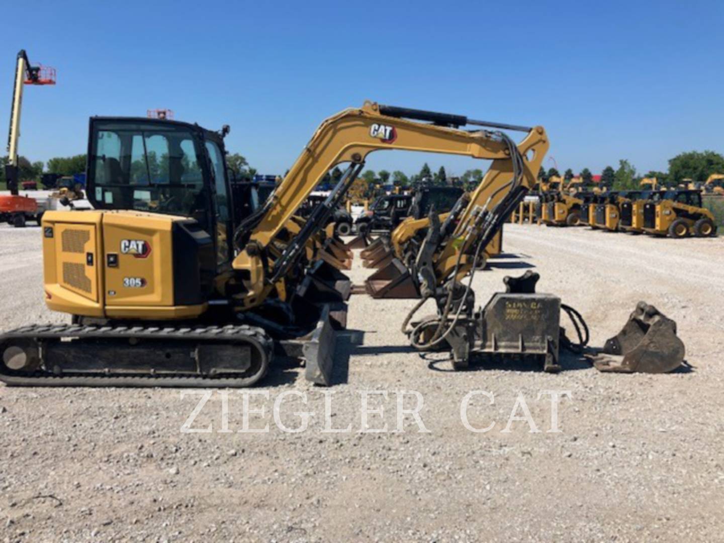 Caterpillar 305, Excavator, 722 hours, S/N: 5G507500, 2025 - Image 1