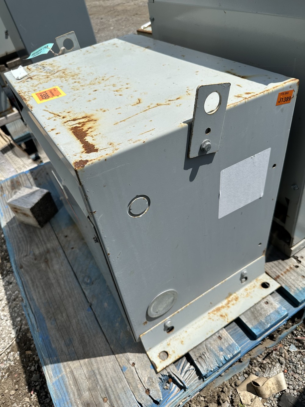 75 KVA 230 Primary, 208Y/230Y Secondary, Rex Mfg., autotransformer, Type ANN, Insulation Class 220, 3-phase - Image 3