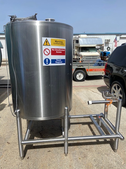200 gallon Vertical stand mounted multi use Stainless Steel tank - Image 3