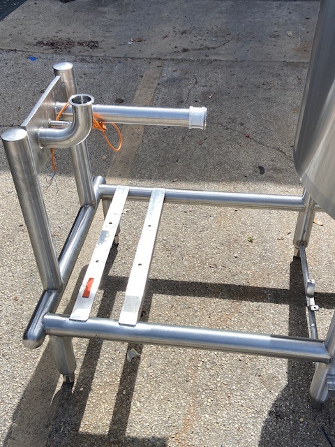 200 gallon Vertical stand mounted multi use Stainless Steel tank - Image 8