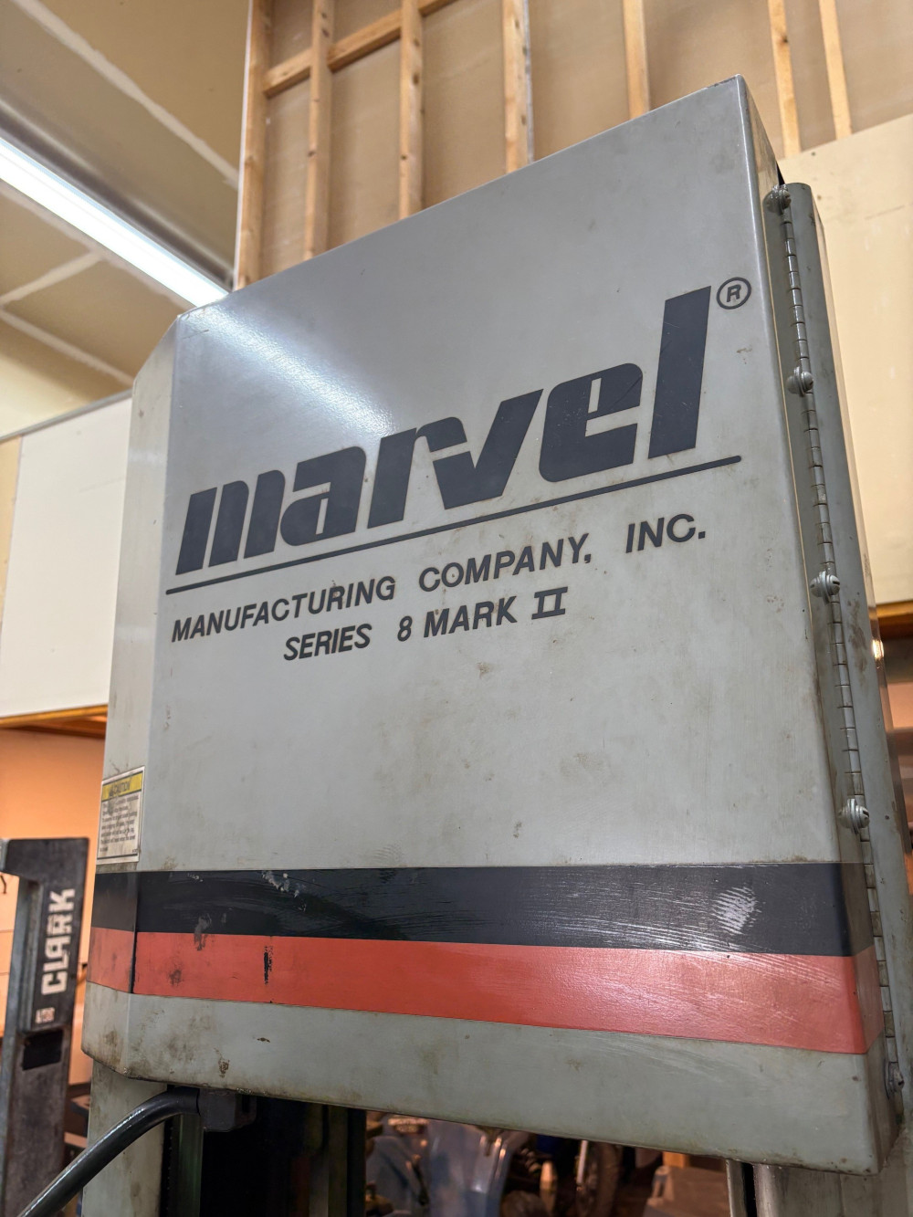 18" x 22" Marvel #Mark-II, vertical bandsaw, 14' 6" x 1" x 0.35" blade, 50-450 FPM, S/N 830657, 33" x24.25" - Image 5