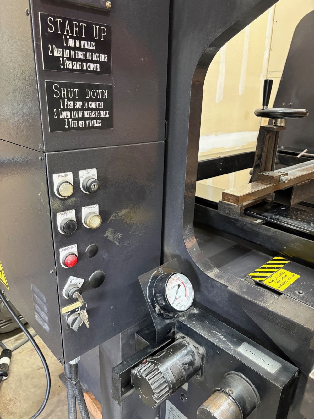 50 Ton, Amada #RG-5020LD, up-acting hydraulic press brake, 6.5'OA, 4" stroke, 15.75" throat, 14.57" open, 1999 - Image 2