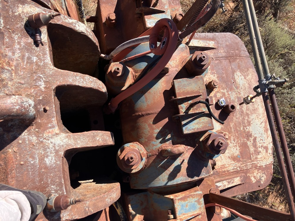 21" x 36" Traylor, Jaw Crusher, 72" flywheel - Image 2