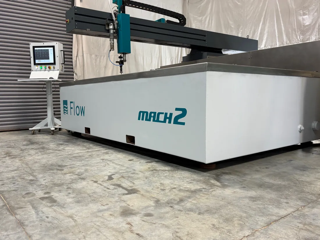 Flow #Mach-100-3020, CNC Waterjet Cutting System, 6.6' x 10' table, 50 HP pump, 60,000 psi, Flowmaster - Image 2