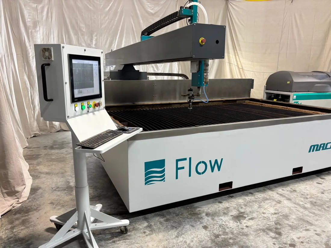 Flow #Mach-100-3020, CNC Waterjet Cutting System, 6.6' x 10' table, 50 HP pump, 60,000 psi, Flowmaster - Image 5