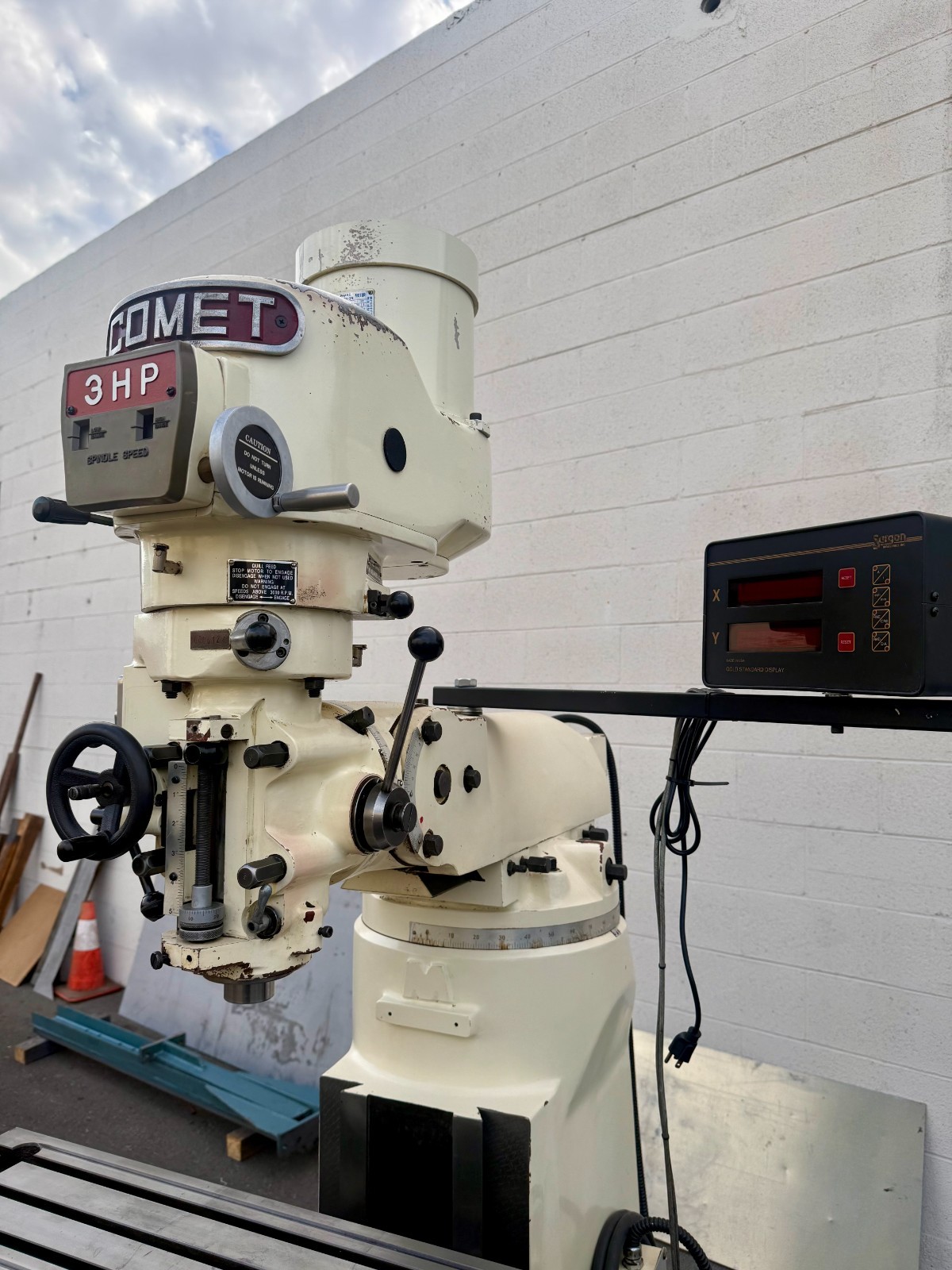Mighty Comet #3VHG, Milling Machine, 9" x42" table, 3 HP, 24" x12" x16" travel, digital read out, 1-shot - Image 9