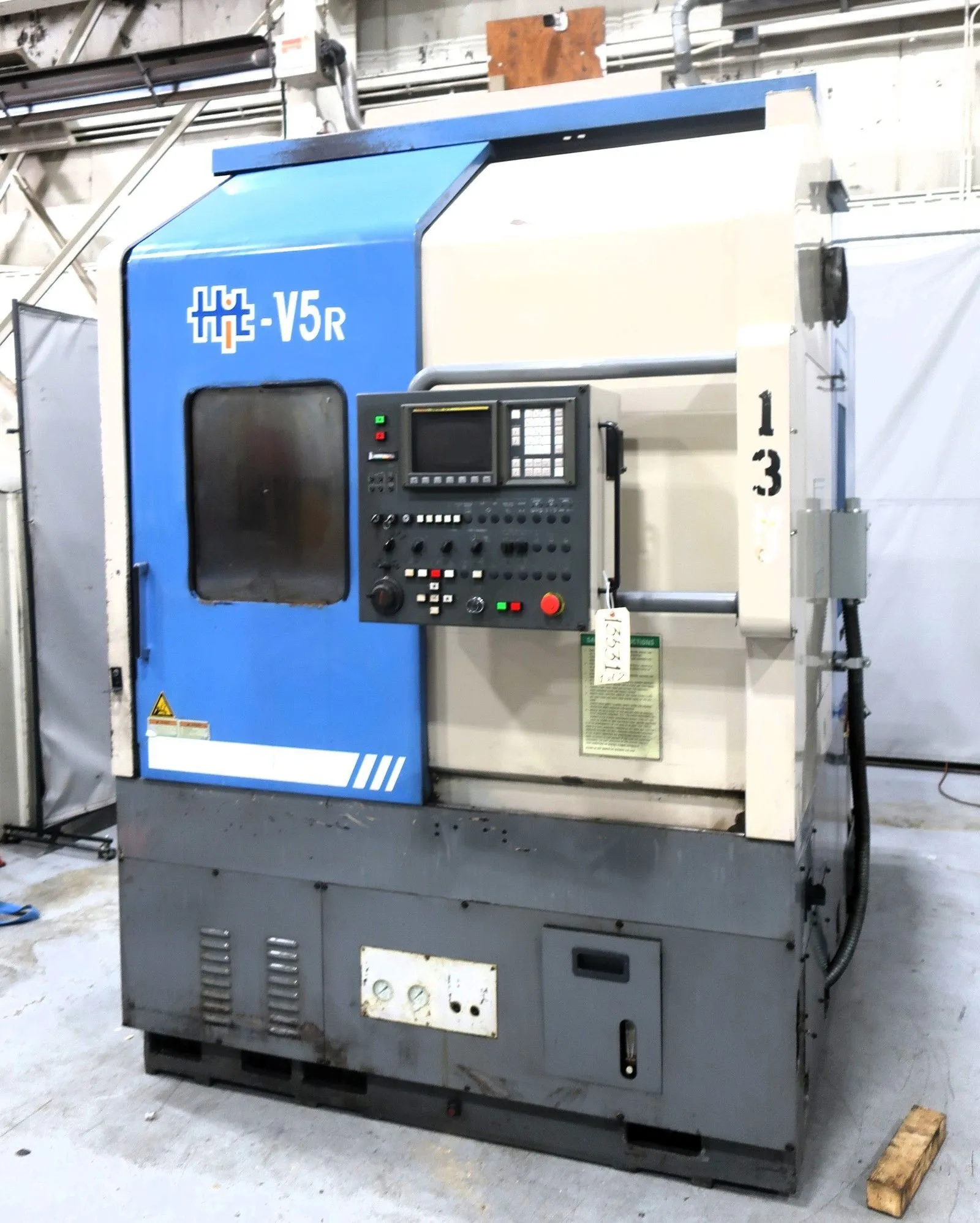 Hyundai #HIT-V5R, CNC Lathe, 15" chuck, 21.6" swing, 2000 RPM, 30 HP, chip conveyor, 2000 - Image 4