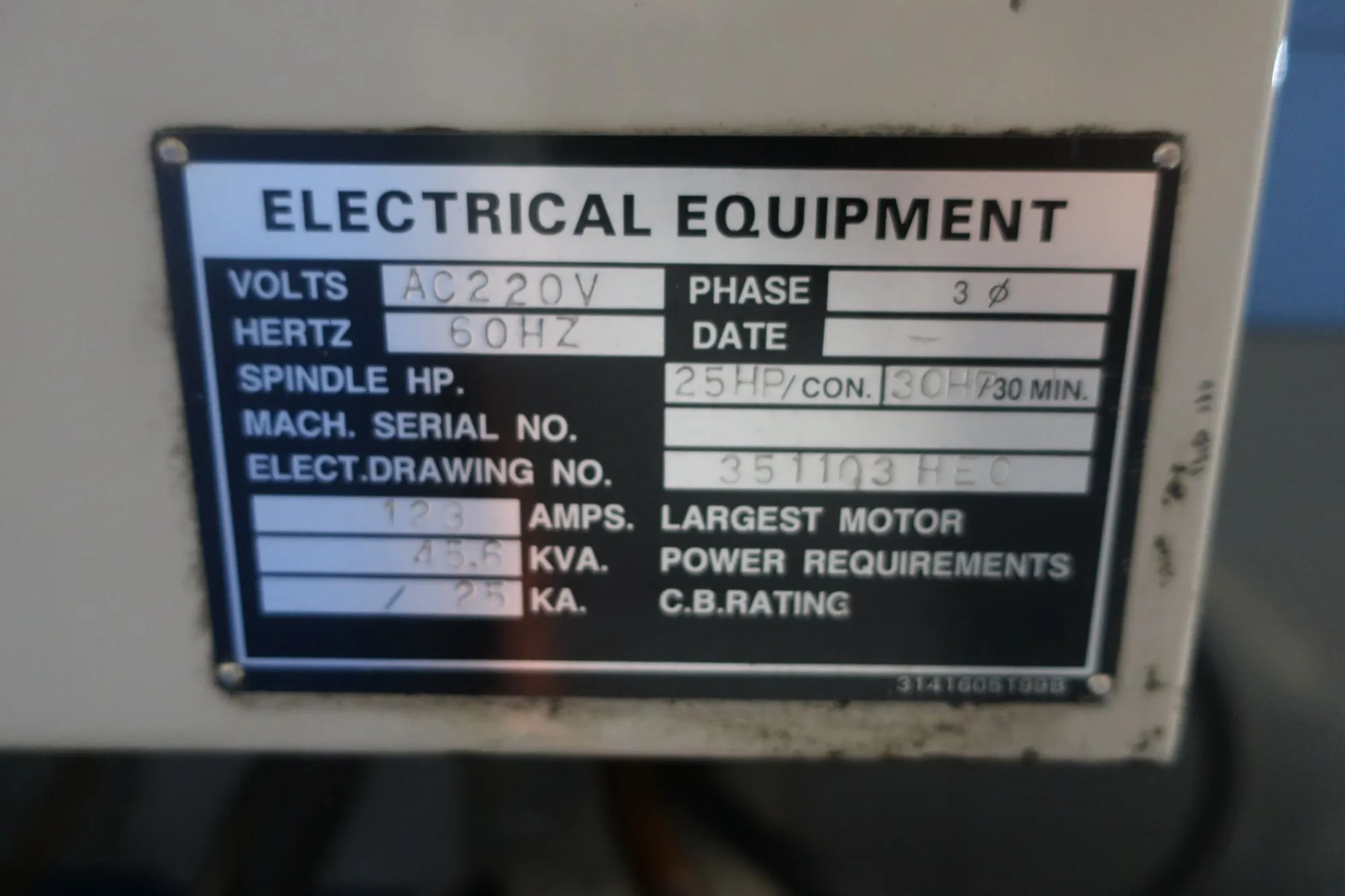 Hyundai #HIT-V5R, CNC Lathe, 15" chuck, 21.6" swing, 2000 RPM, 30 HP, chip conveyor, 2000 - Image 7