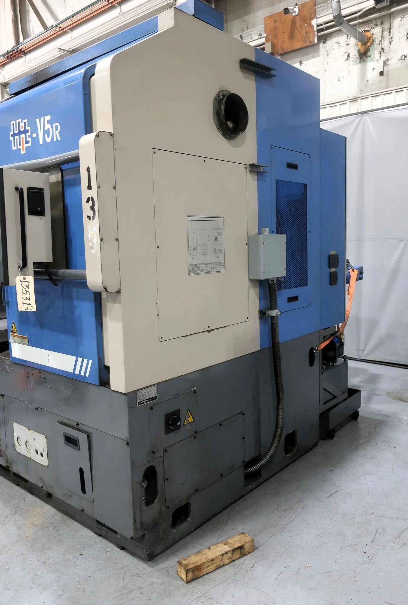 Hyundai #HIT-V5R, CNC Lathe, 15" chuck, 21.6" swing, 2000 RPM, 30 HP, chip conveyor, 2000 - Image 8