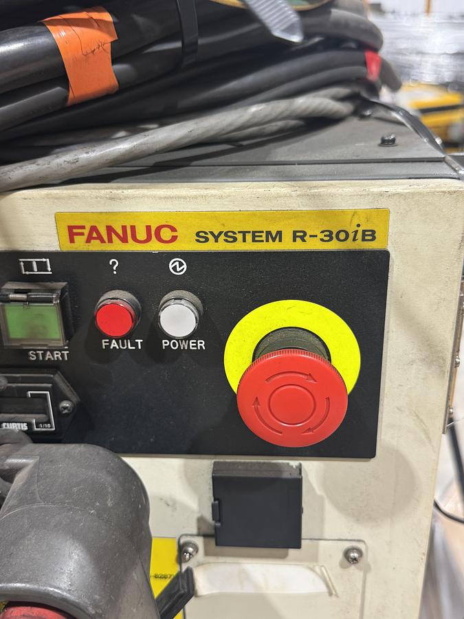Fanuc Arc-Mate-100iC/12, 6-Axis Articulated Welding Robot, 12 kg payload, 1420mm reach, R-30iB controller - Image 2