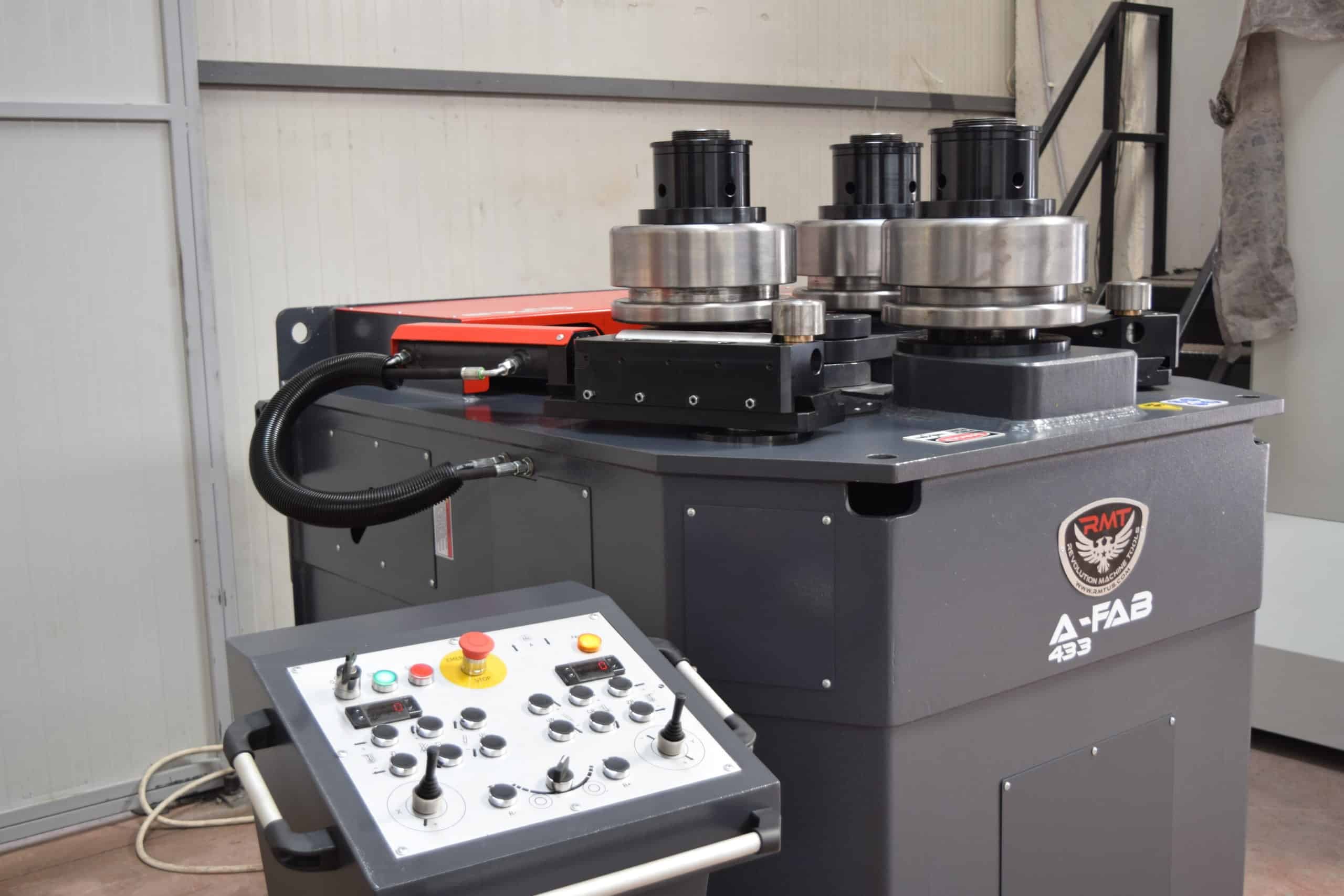 4" x 4" x 3/8" RMT #A-FAB-HD-433, hydraulic angle roll, 15 HP, 4.3" shaft diameter, 12.4" roll diameter, 6-32 - Image 3