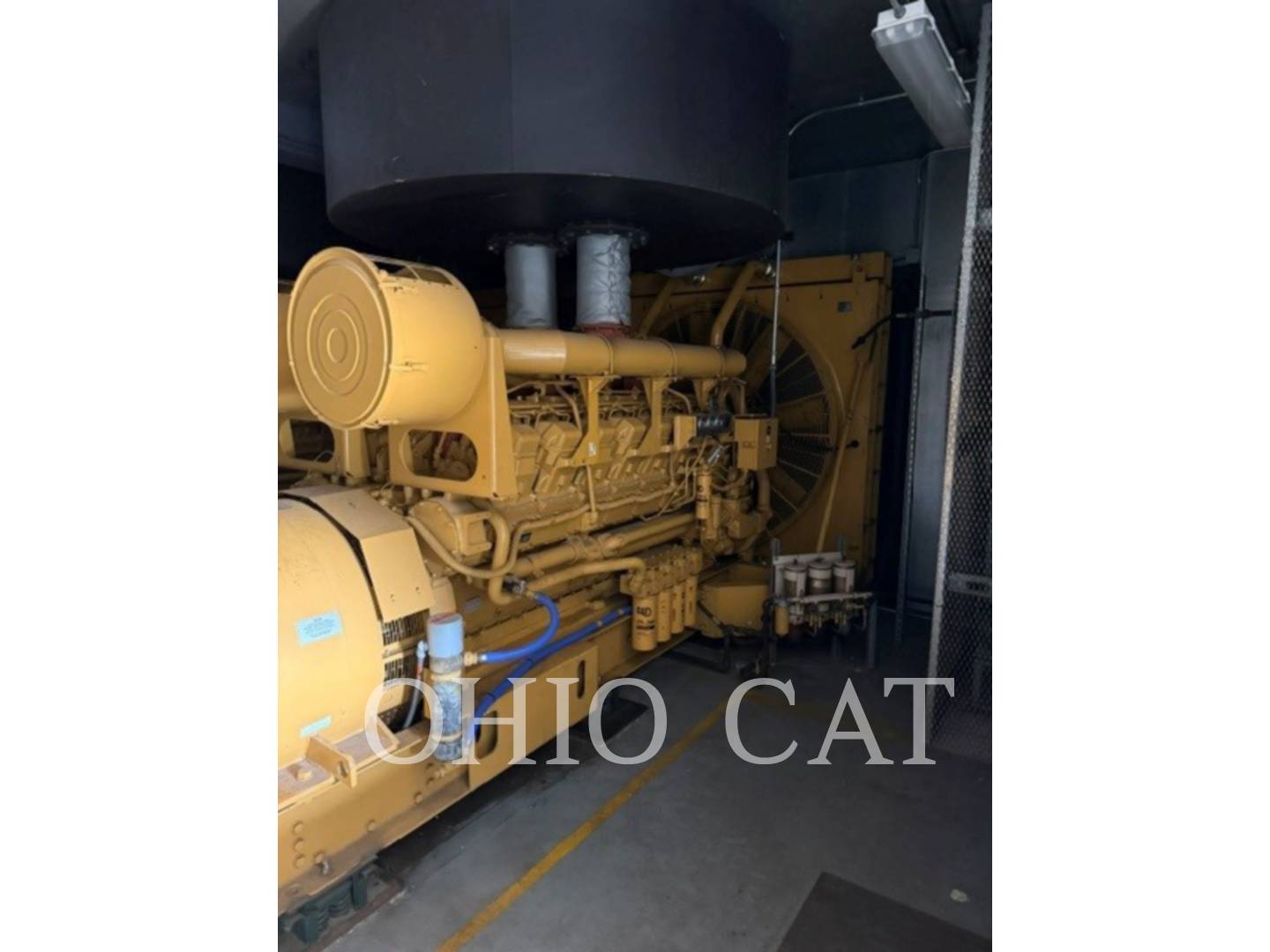 1600 KW Caterpillar #3516, diesel generator set, 400 Volts, 1500 RPM, 738 hours, 1997 - Image 2