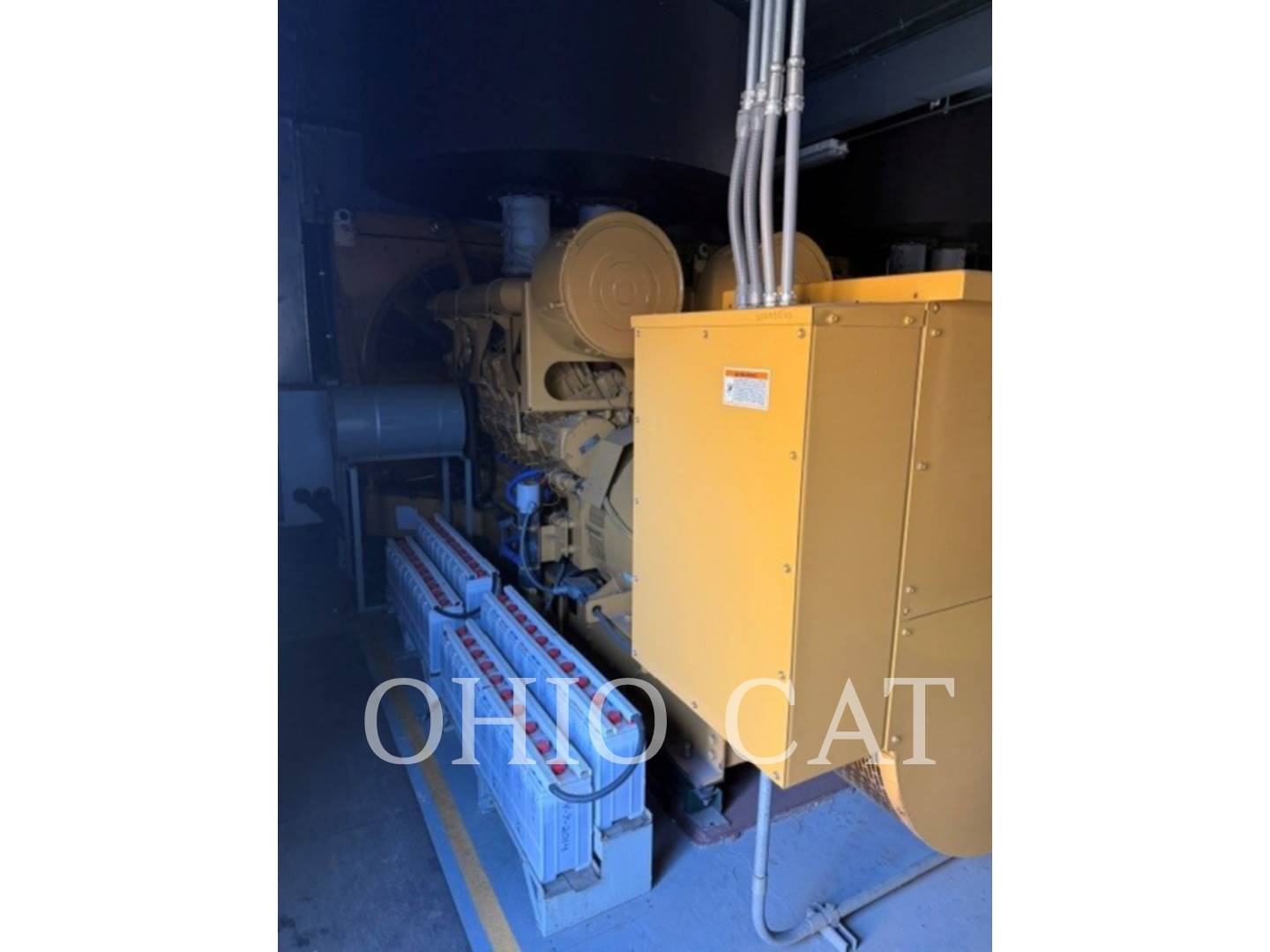 1600 KW Caterpillar #3516, diesel generator set, 400 Volts, 1500 RPM, 738 hours, 1997 - Image 3