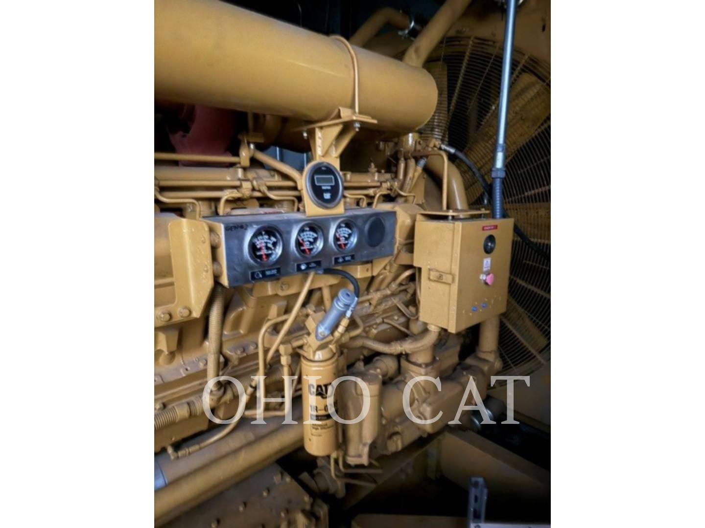 1600 KW Caterpillar #3516, diesel generator set, 400 Volts, 1500 RPM, 738 hours, 1997 - Image 4