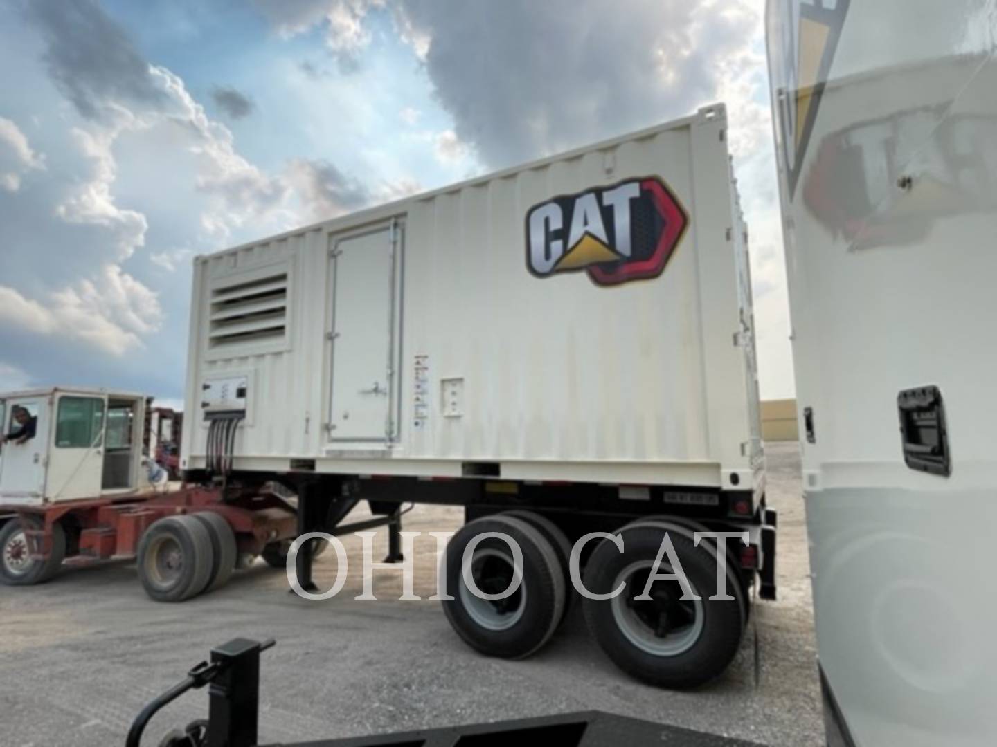 700 KW Caterpillar 3412, Mobile Generator Set, Diesel, 1800 RPM, 480V, 645 hours, 2000 - Image 2
