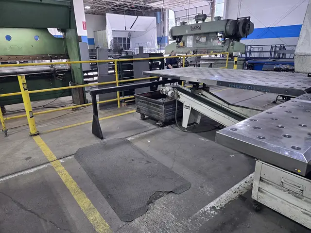 25 Ton, Trumpf #TC500R, Trumatic CNC turret punch, 100" x 50" work area, 18 station, 0.25" max thickness, 3" - Image 2