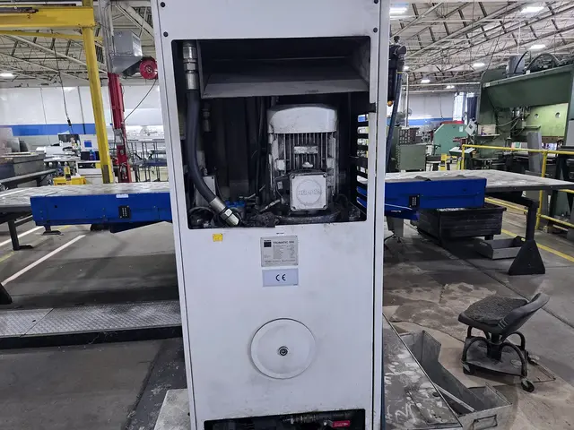 25 Ton, Trumpf #TC500R, Trumatic CNC turret punch, 100" x 50" work area, 18 station, 0.25" max thickness, 3" - Image 4