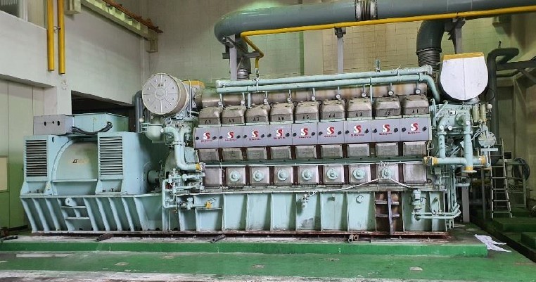 Man #18V28/32H, 3.6 MW, 6600 Volts, 60 Hz. HFO/Diesel Generator Set, 1999 (2 available) - Image 2