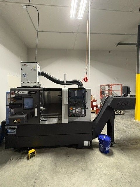Daewoo Doosan #Lynx-2100, CNC lathe, 17" swing, 6-7/8" chuck, 2.6" bar, 13.78" diameter, 22" centers, 20 HP - Image 1