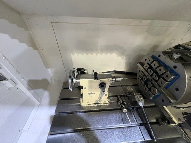Okuma #Genos-M560-V, CNC vertical machining center, 32 automatic tool changer, 41.3" X, 22" Y, 18.1" Z, 15000 - Image 2