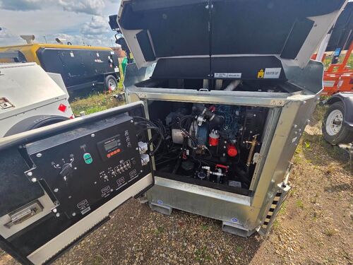 Generac #Cube, 3 KW light tower, 5.1 HP @ 1800 RPM, Kubota Z482 diesel engine, 120/240 Volts, 60 Hz., 64.4 - Image 5