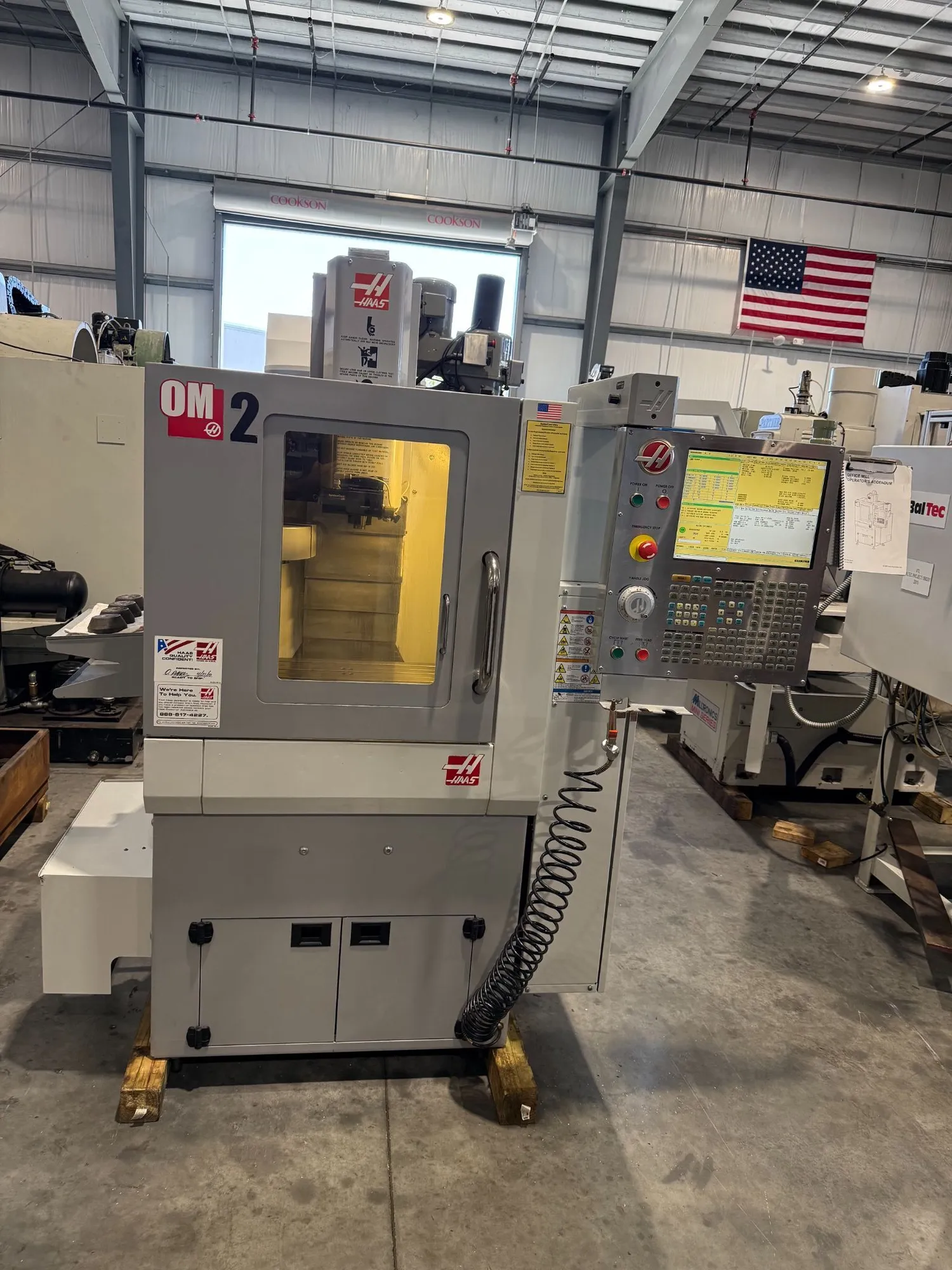 Haas #OM-2A, CNC vertical machining center, 20 automatic tool changer, 12" X, 10" Y, 12" Z, 30000 RPM, ISO - Image 2