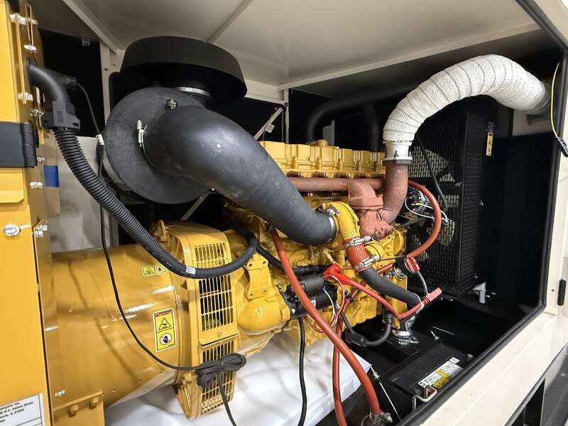 200 KW Caterpillar #D200GC, diesel generator set, 277/480 Volts, 272 HP @ 1800 RPM, C7.1 engine, EPA Tier 3 - Image 5