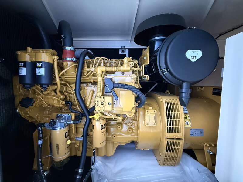 200 KW Caterpillar #D200GC, diesel generator set, 277/480 Volts, 272 HP @ 1800 RPM, C7.1 engine, EPA Tier 3 - Image 6