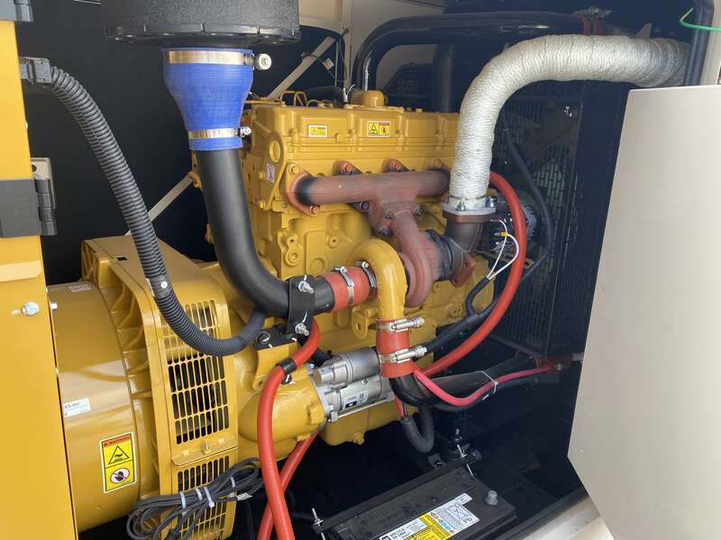 100 KW Caterpillar #D100GC, diesel generator set, 277/480 Volts, C4.4 engine, EPA Tier 3, sound attenuated - Image 5