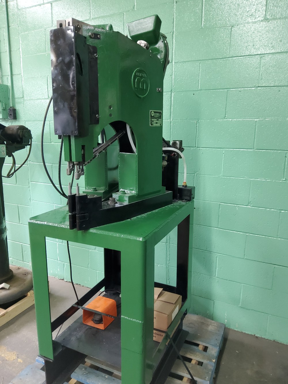 Milford #58, double rivet machine - Image 2