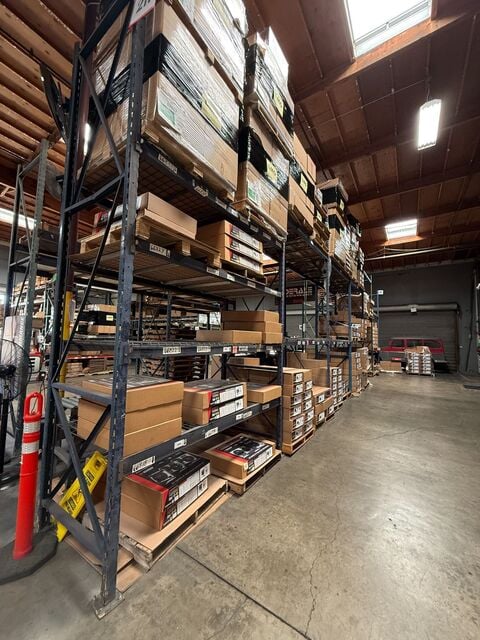 Pallet Racking, Lot of 130 Bays, 4 shelves each, RidgeU / Sturdi Built / Interlake Sammons uprights & beams - Image 4