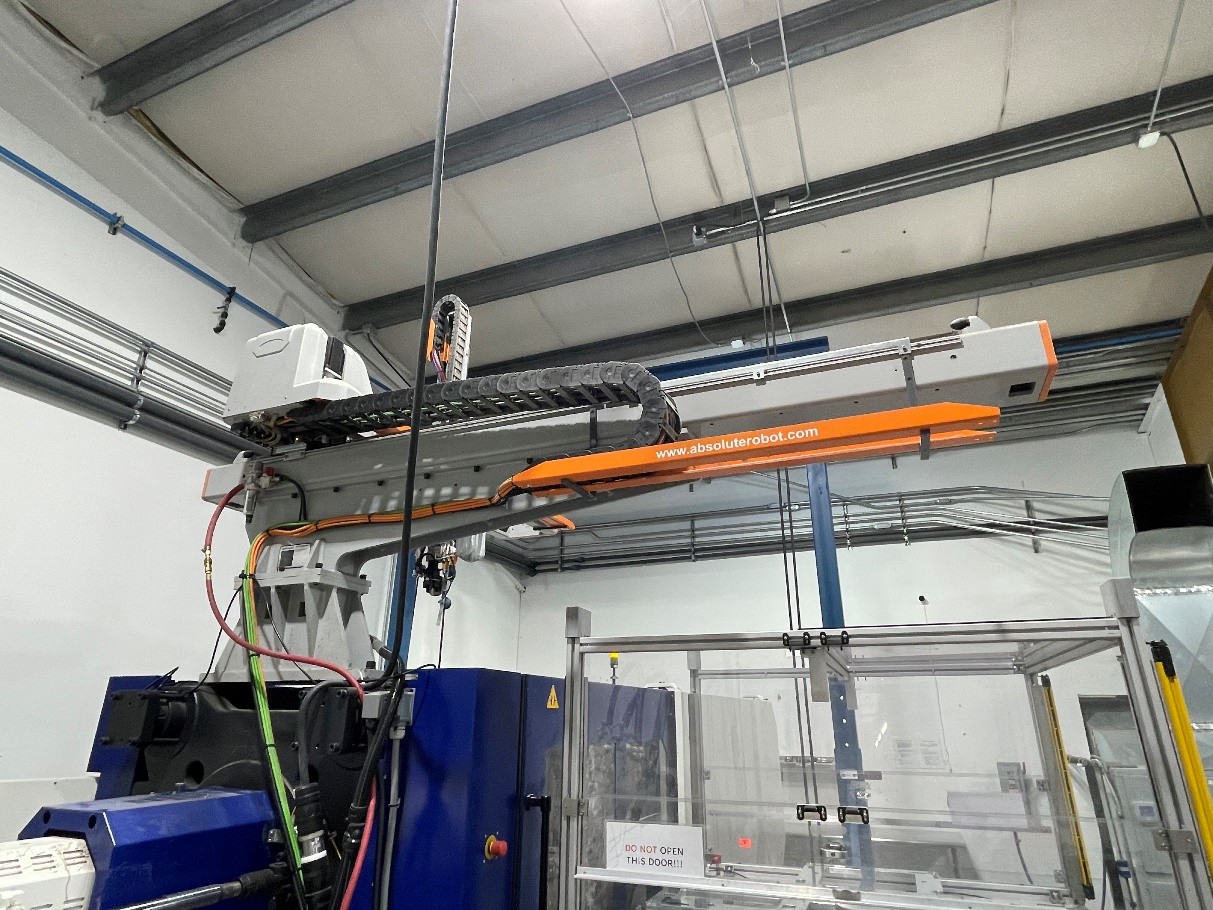 427 Ton, 65.17 oz., Haitian #MAII-3800/2250S, injection molding machine, 65mm screw, 28.74" x 28.74" tie bar - Image 2