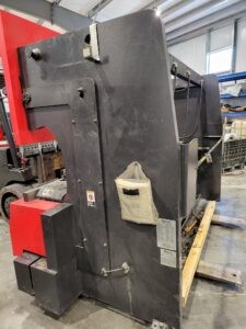 125 Ton, Amada #FBD1253NT, CNC press brake, 9.8' overall, 106.3" between uprights, 16.54" open, 5.91" stroke - Image 2