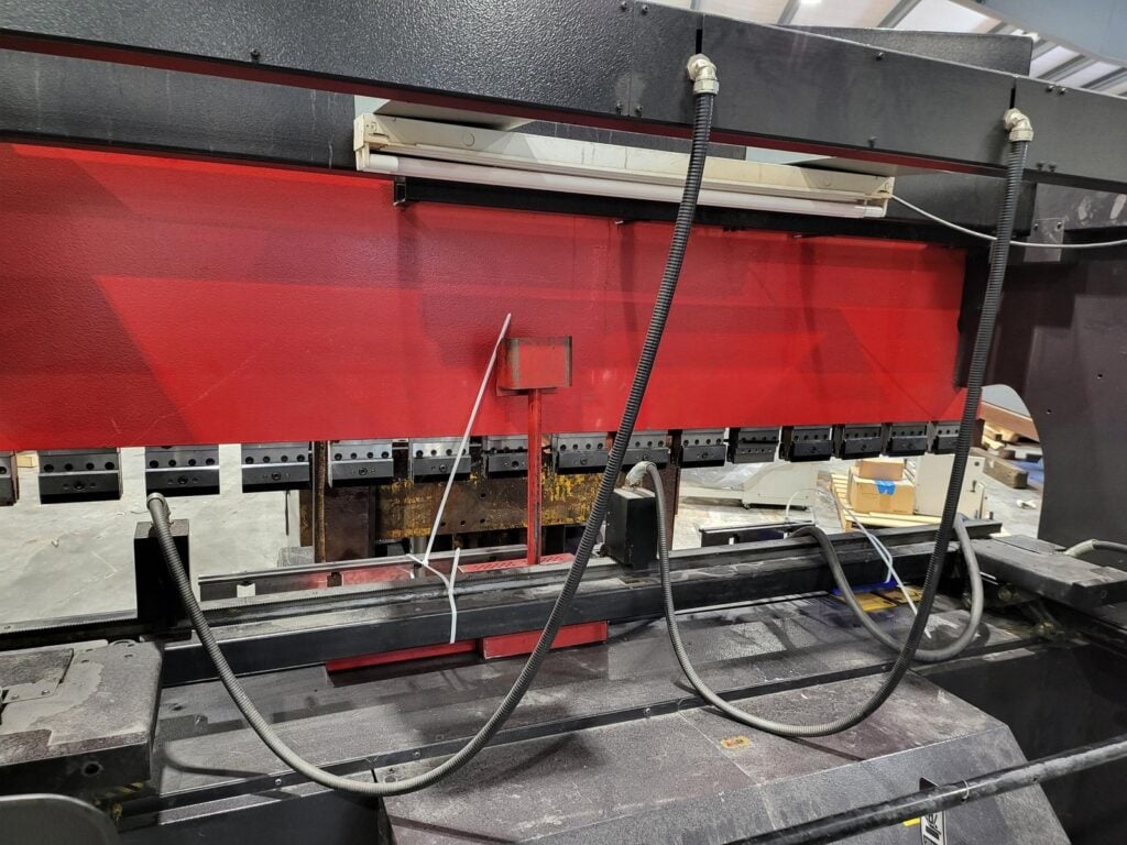 125 Ton, Amada #FBD1253NT, CNC press brake, 9.8' overall, 106.3" between uprights, 16.54" open, 5.91" stroke - Image 6