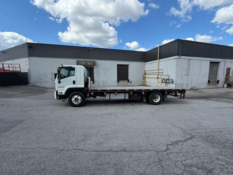 Isuzu #FTR, flatbed truck, 2017 - Image 1