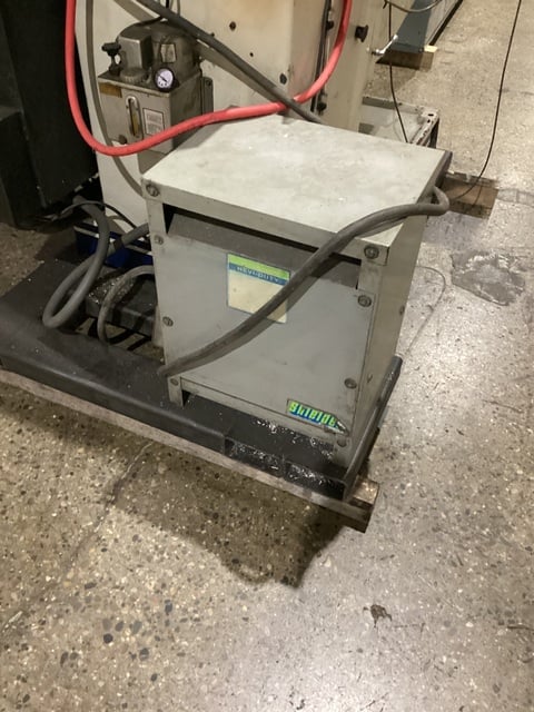 Vectrax, vertical knee mill, 13" x 46" table, 38" X, 19" Y, 5 HP, 5000 RPM, variable speed head - Image 4