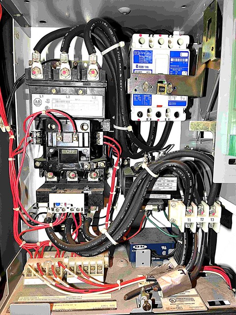 Allen-Bradley, low voltage motor control, 1200 Amp main, (9) size 1, (4) size 1, (1) size 3, all combination - Image 5