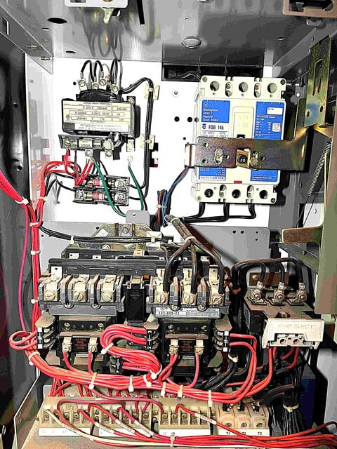 Allen-Bradley, low voltage motor control, 1200 Amp main, (9) size 1, (4) size 1, (1) size 3, all combination - Image 7
