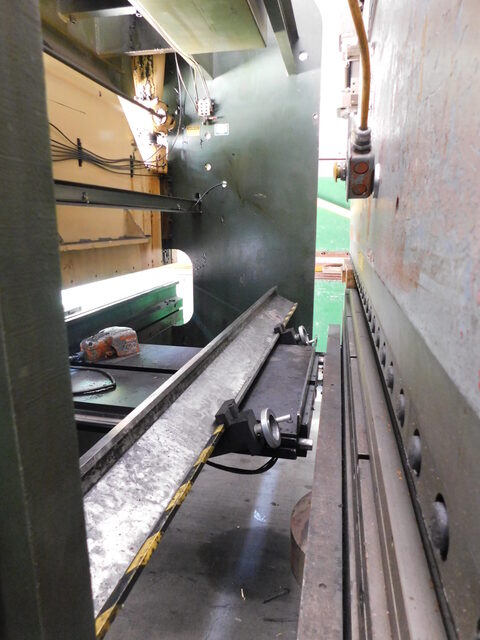 100 Ton, Diacro #Hydra-Power-100-10, CNC Hydraulic Press Brake, 10' overall, Hurco 6 CNC Backgauge - Image 6
