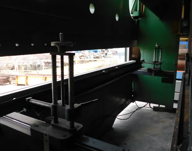 230 Ton, Cincinnati #230CBX12, CNC Hydraulic Press Brake, 14' overall, 1512" between housing, 30 HP, Die - Image 4