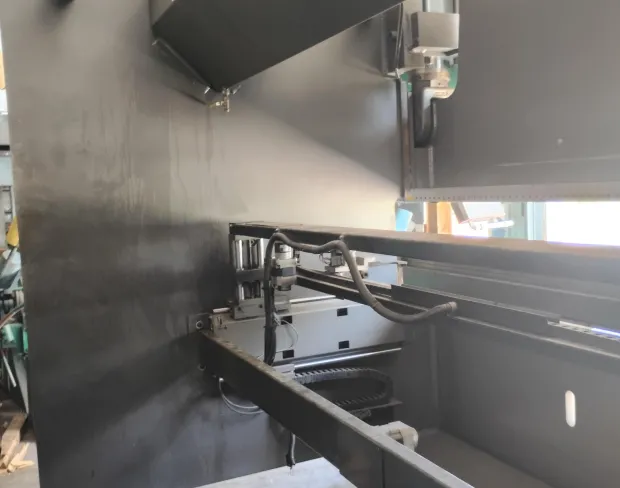 250 Ton, Piranha #Pro-II-250-12, CNC Hydraulic Press Brake, 12' overall, 124" between housing, 30 HP, Delem - Image 3
